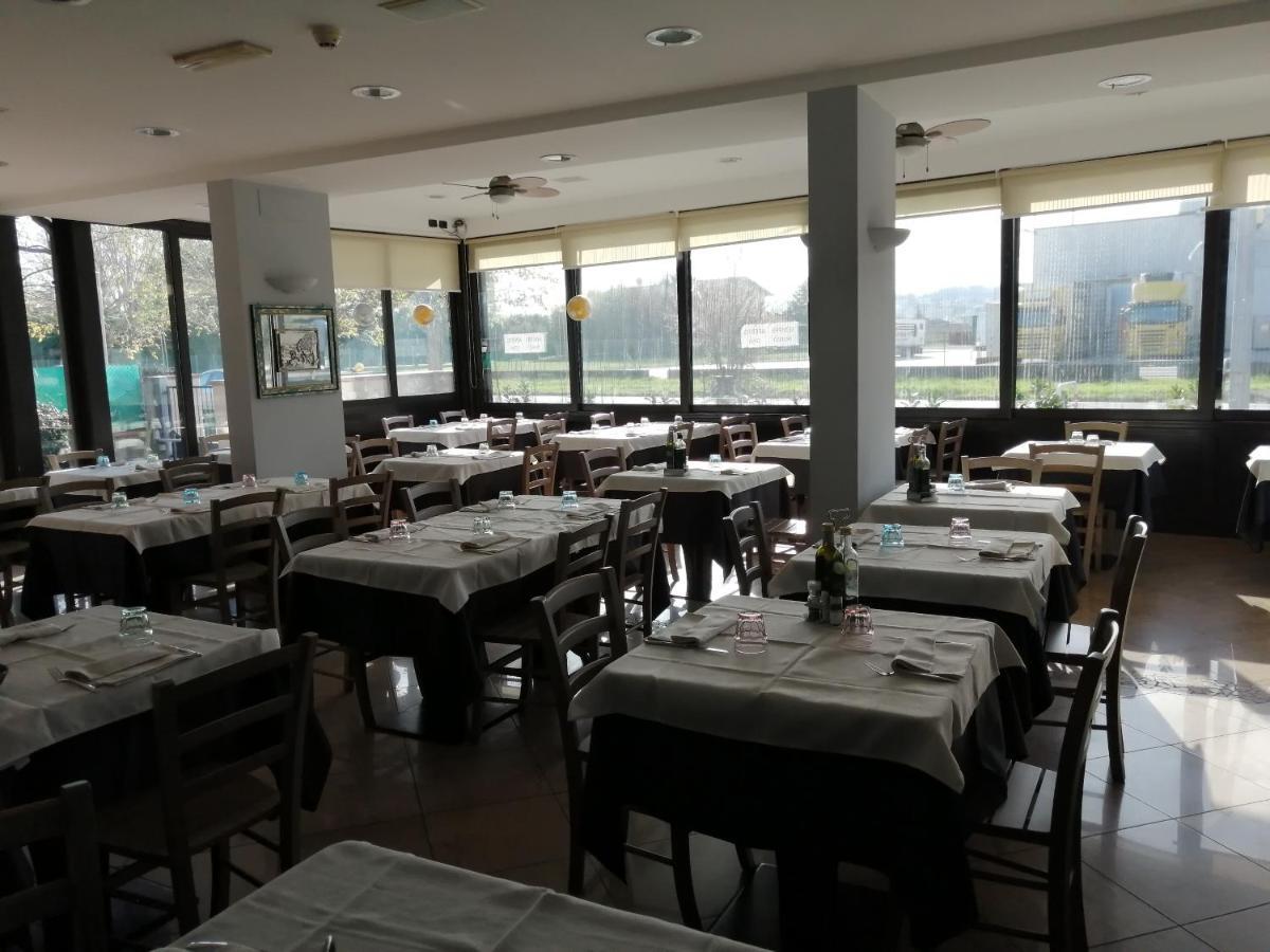 Sestosenso Food Drink Sleep Ristorante Pizzeria Alloggi Cesena Eksteriør billede